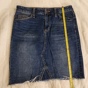 Universal Thread denim skirt size 6/28